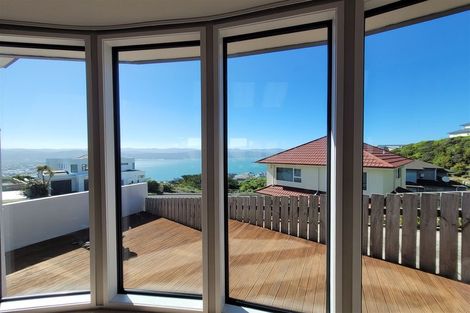 Photo of property in 28 Tamworth Crescent, Newlands, Wellington, 6037