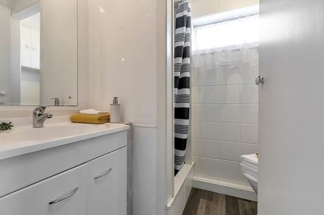 Photo of property in 2/41 Edgeworth Road, Glenfield, Auckland, 0629