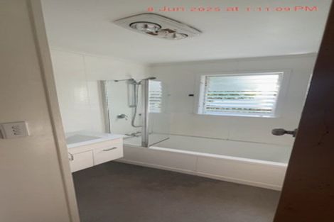 Photo of property in 1/128 Triangle Road, Massey, Auckland, 0614