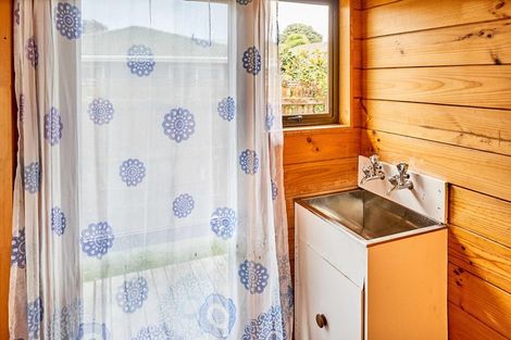 Photo of property in 27a Mana Esplanade, Paremata, Porirua, 5026