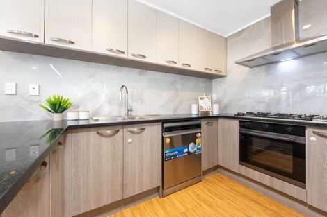 Photo of property in 20 Archibald Road, Kelston, Auckland, 0602