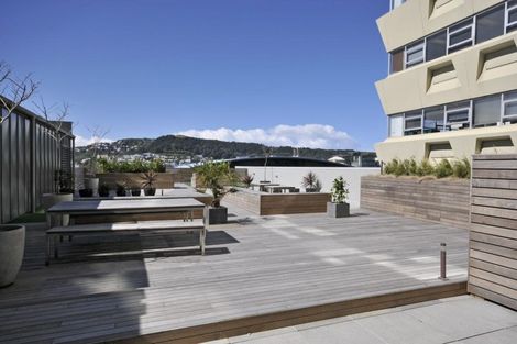 Photo of property in 9 Chews Lane, Wellington Central, Wellington, 6011