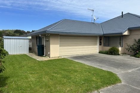 Photo of property in 39 Guildford Drive, Paraparaumu, 5032