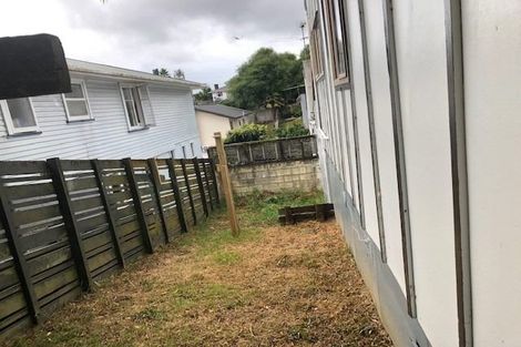 Photo of property in 1/27 Aeroview Drive, Beach Haven, Auckland, 0626