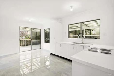 Photo of property in 11 Lori Place, Massey, Auckland, 0614