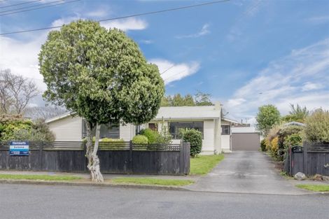 Photo of property in 6 Highbury Drive, Levin, 5510