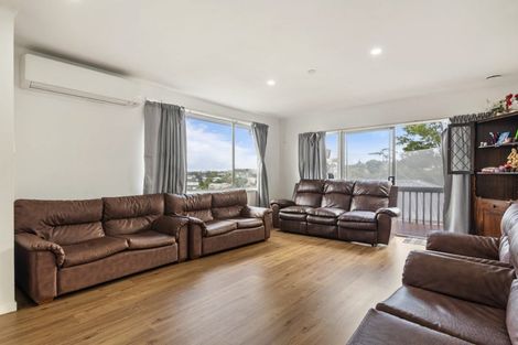 Photo of property in 1/11 Cassia Place, Sunnynook, Auckland, 0620