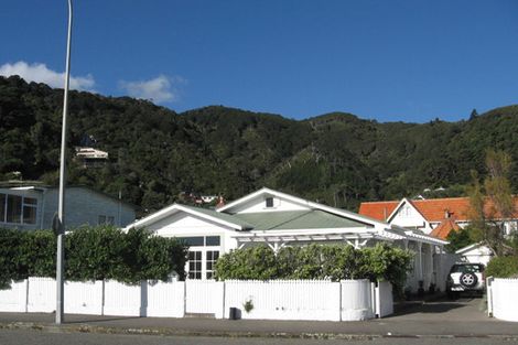 Photo of property in 13 Marine Parade, Eastbourne, Lower Hutt, 5013