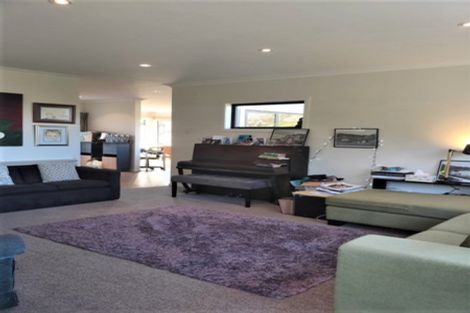Photo of property in 55 Tirohanga Road, Tirohanga, Lower Hutt, 5010