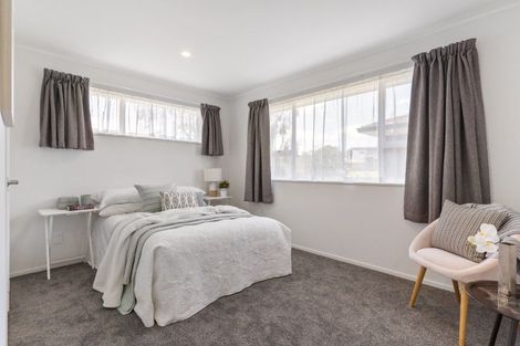 Photo of property in 1/38 Ballater Place, Highland Park, Auckland, 2010