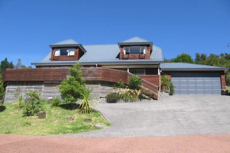 Photo of property in 12 Helen Ryburn Place, Torbay, Auckland, 0630