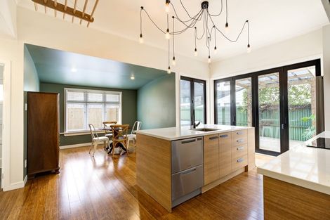 Photo of property in 893 Heaphy Terrace, Claudelands, Hamilton, 3214