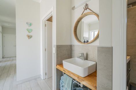 Photo of property in 14 School Road, Whitianga, 3510