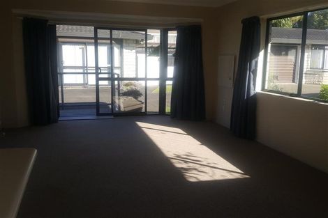 Photo of property in 245-247 Courtenay Street, Strandon, New Plymouth, 4312