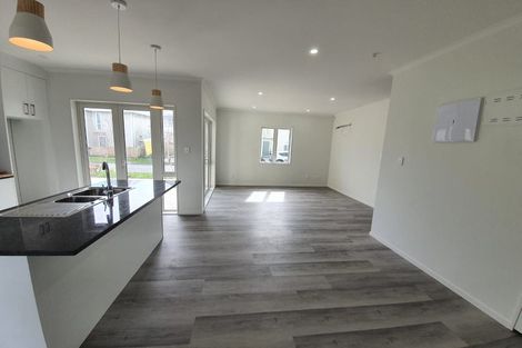 Photo of property in 11 Warbler Crescent, Papakura, 2110