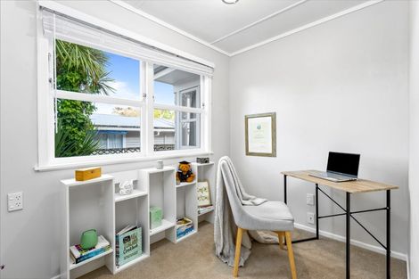 Photo of property in 1 Japonica Drive, Beach Haven, Auckland, 0626