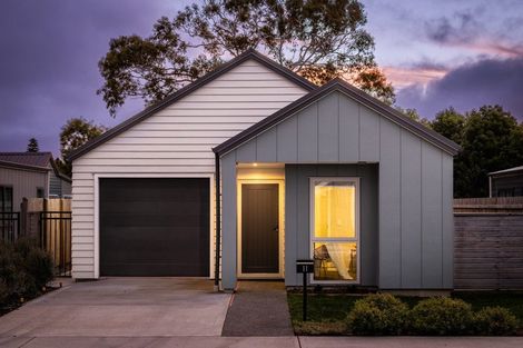 Photo of property in 11 Rotoiti Place, Paraparaumu, 5032