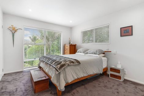 Photo of property in 58 Laingholm Drive, Laingholm, Auckland, 0604