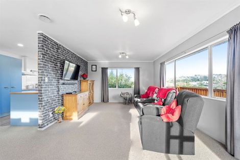 Photo of property in 2/15 Ellenbury Place, Stanmore Bay, Whangaparaoa, 0932
