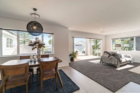 Photo of property in 31a Dawnhaven Drive, Te Atatu Peninsula, Auckland, 0610