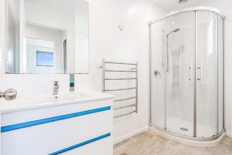 Photo of property in 15 Jelas Road, Red Beach, 0932