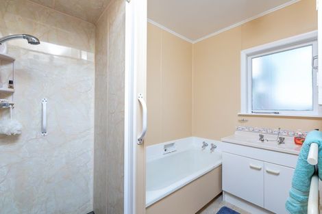 Photo of property in 5 Herewini Street, Titahi Bay, Porirua, 5022