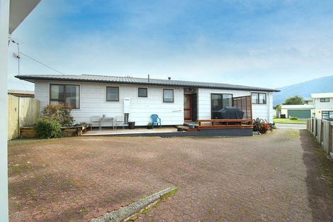 Photo of property in 28 Tawavale Street, Pukehangi, Rotorua, 3015
