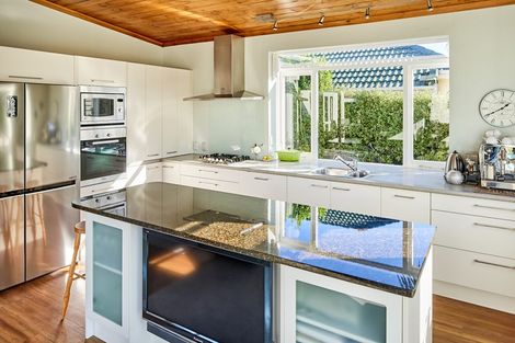 Photo of property in 20 Whites Line West, Woburn, Lower Hutt, 5010