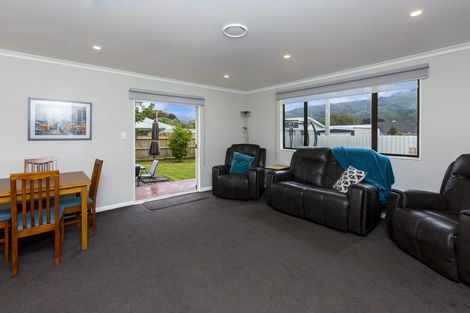 Photo of property in 40a Ebdentown Street, Ebdentown, Upper Hutt, 5018