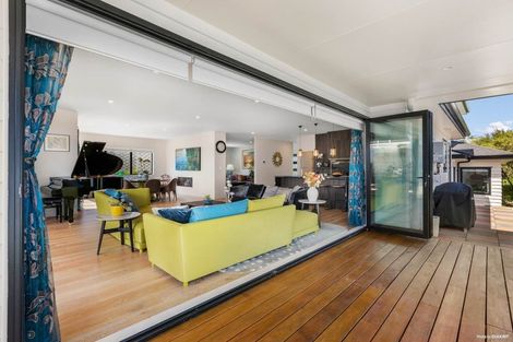 Photo of property in 492 Beach Road, Murrays Bay, Auckland, 0630