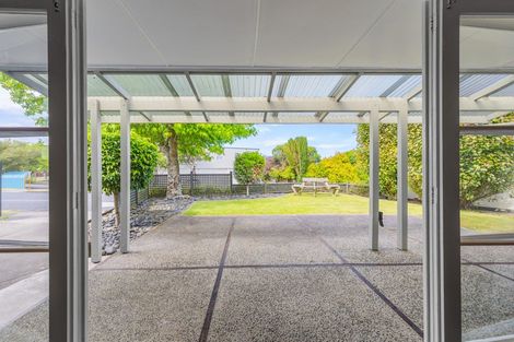 Photo of property in 2 Alberta Street, Acacia Bay, Taupo, 3330