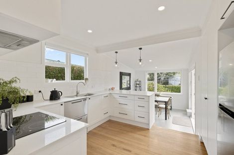 Photo of property in 9 Trafalgar Street, Westown, New Plymouth, 4310