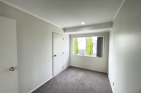 Photo of property in 2/34 Simmental Crescent, Somerville, Auckland, 2014