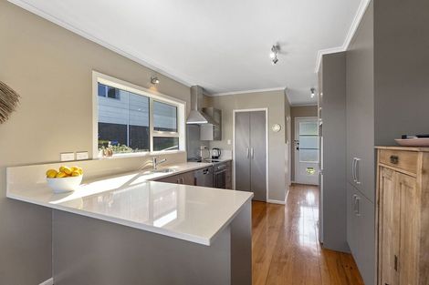 Photo of property in 2 Eskdale Road, Papakowhai, Porirua, 5024