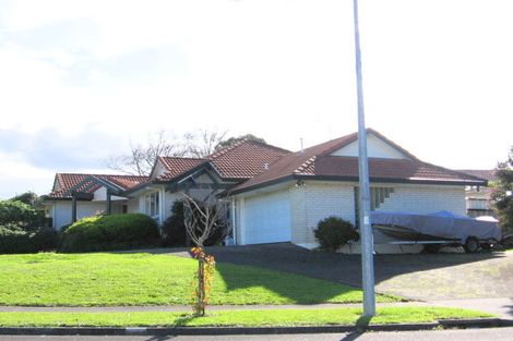 Photo of property in 2 Delray Place, Shamrock Park, Auckland, 2016