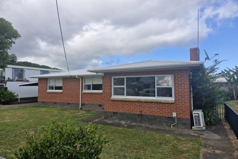 Photo of property in 74 Gover Street, New Plymouth, 4310