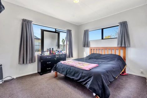 Photo of property in 16 Southview Place, Wattle Downs, Auckland, 2102
