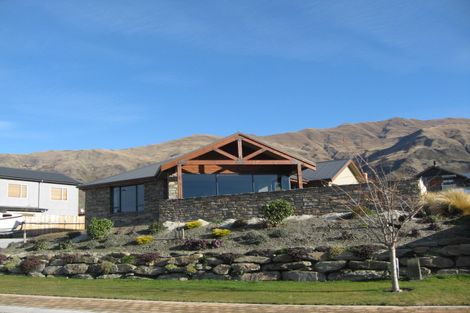 Photo of property in 10 Hyland Street, Wanaka, 9305