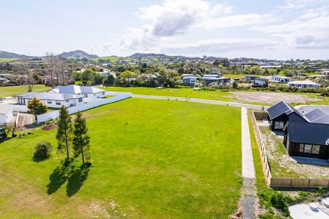 Photo of property in 4 Grey Heron Close, Mangawhai Heads, 0573