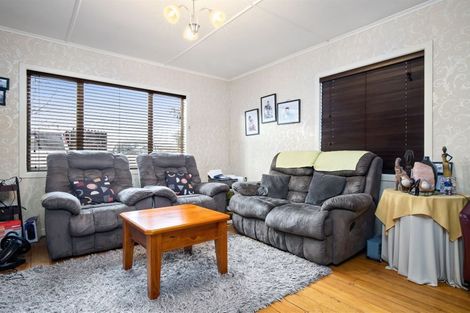 Photo of property in 1 Collingwood Road, Waiuku, 2123