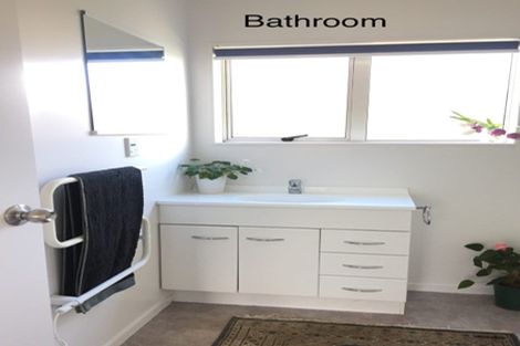 Photo of property in 6 Blueridge Close, Sunnyvale, Auckland, 0612