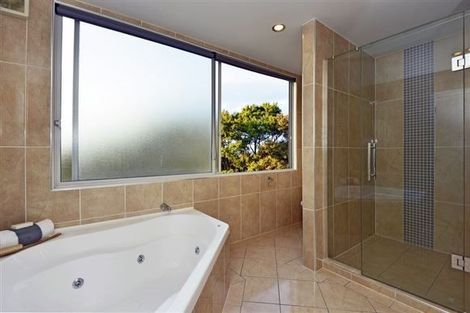 Photo of property in 116 Kittiwake Drive, Schnapper Rock, Auckland, 0632