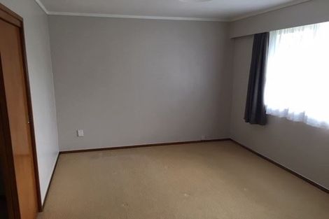 Photo of property in 2/23 Poinsettia Place, Henderson, Auckland, 0610