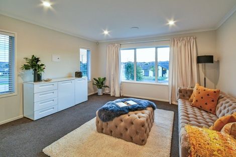 Photo of property in 16 Helenvale Crescent, Pokeno, 2402