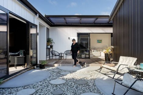 Photo of property in 5 Piha Close, Papamoa Beach, Papamoa, 3118