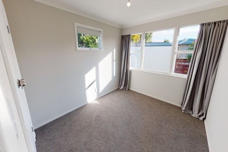 Photo of property in 8 Viscount Place, West End, Palmerston North, 4412