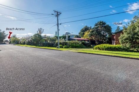 Photo of property in 17 Heperi Street, Waikanae Beach, Waikanae, 5036