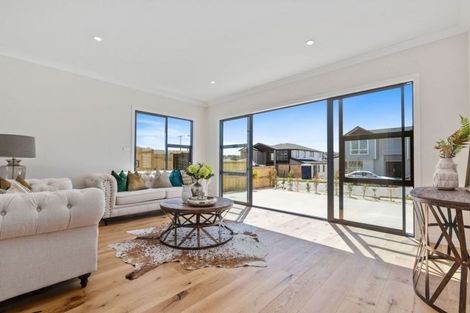 Photo of property in 39 Rathmullen Place, Pinehill, Auckland, 0632