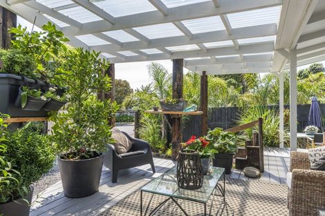 Photo of property in 2 Island View Terrace, Waikanae Beach, Waikanae, 5036