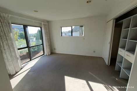 Photo of property in 17 Bordeaux Parade, Te Atatu South, Auckland, 0610